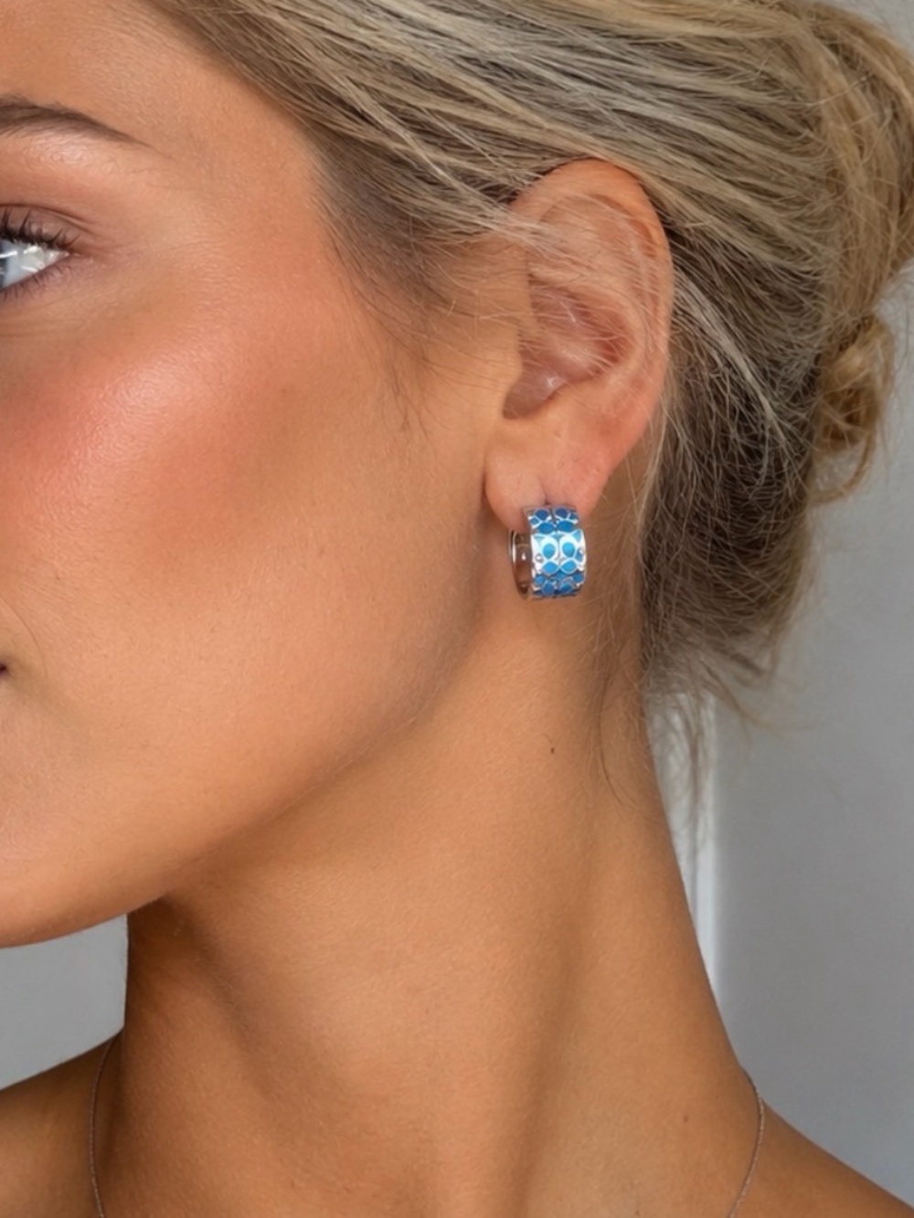 NWT Coach Blue Patterned Hoop Earrings - Picture 1 of 9